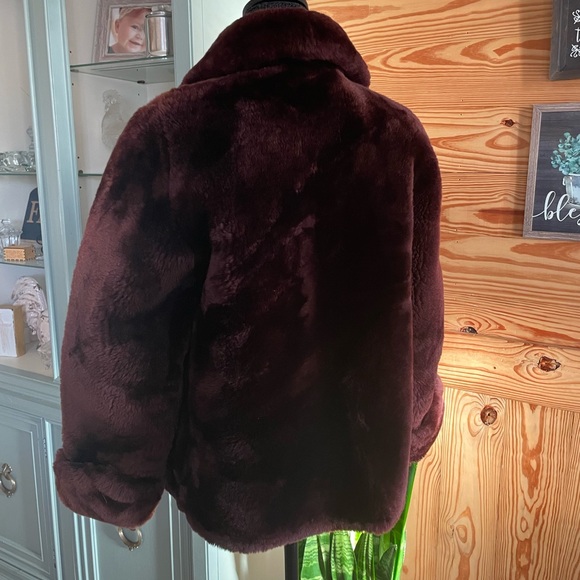 Vintage Mouton jacket Brownish Burgundy color - Picture 2 of 8